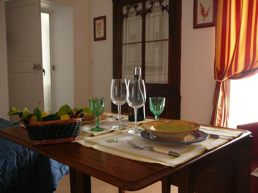 Villa In Gargano - Villa Basso Monte SantʼAngelo Стая снимка